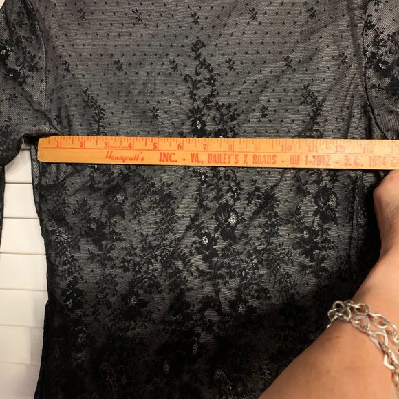 Central Park West New York Black Lace Lined V-Neck Top XS - Picture 15 of 16